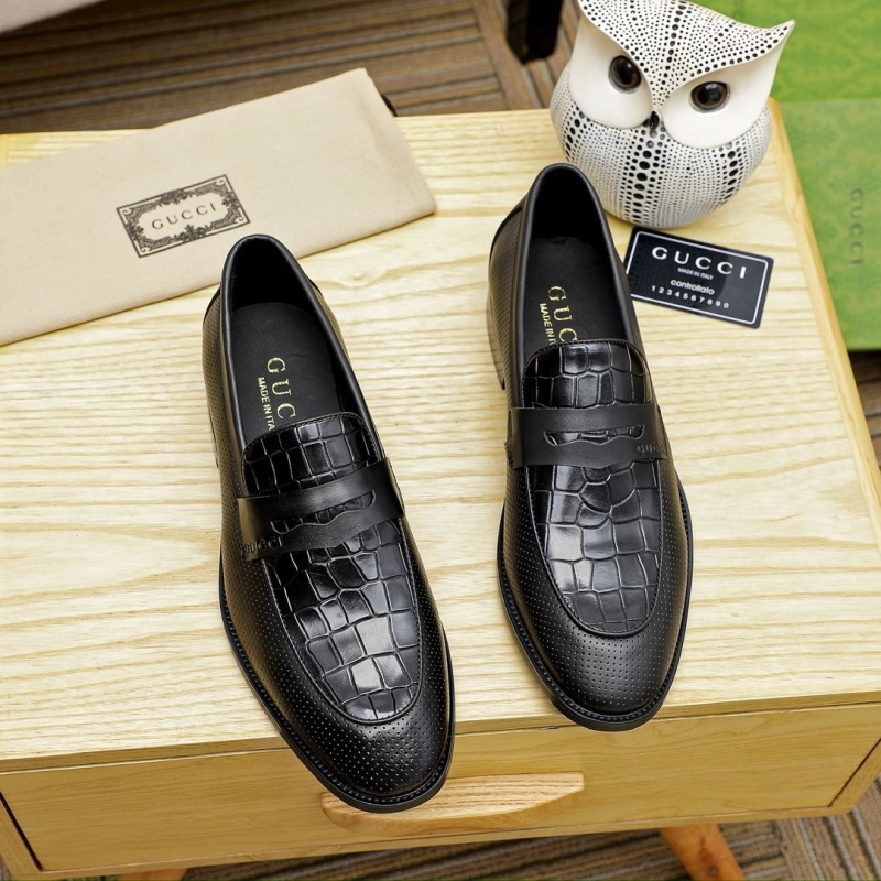 G*u*i leather shoes